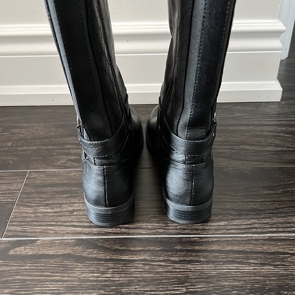 Guess boots brand new. - Picture 4 of 4